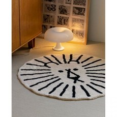 WARMGREY TAIL LION RUG - BLACK LINE ON IVORY