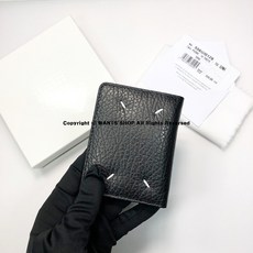 f55ec4837988b5eda59706e3640d9b52eba2907b43f235205008edadbe35.jpg