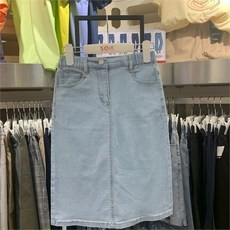 f4d990b71d5e75dce74ae98542163f19f9f83d5adbacc224fe16ebacf3a2.jpg