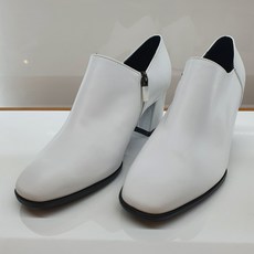 제니아 여성 화이트부티 6센티미들부츠 -동수원뉴코아