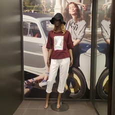 베네통 라운드 오버핏 프린트포인트 티셔츠 WI