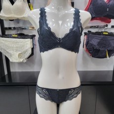  원더브라 다크네이비 노와이어 울트라볼륨 브라세트