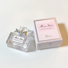 e63790a04611cd8e17d4574ca2b5c3839a454e94e737cdce982d97ed521c.jpg
