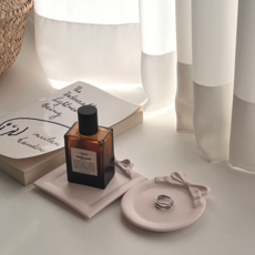 리본 인테리어 트레이 악세서리 소품 차키 향수 제스모나이트 오브제