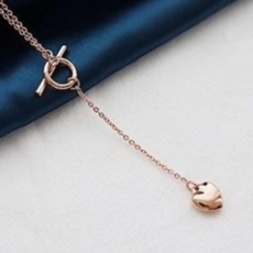 디올클레어디룬목걸이