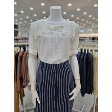 더아이잗 레이스 패치 와이드 칼라 블라우스 IL8P0BL02