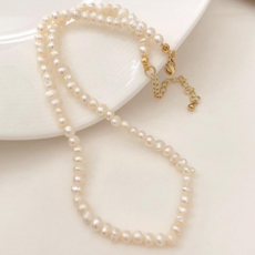 납작진주목걸이