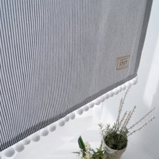 폼폼커튼