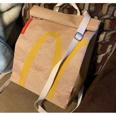 쓸모없는 생일선물 인싸템 맥도날드 포장가방 크로스백