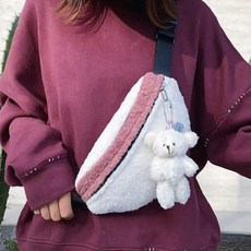 10대 크로스백 힙색 양털 곰돌이 장식포함 가방