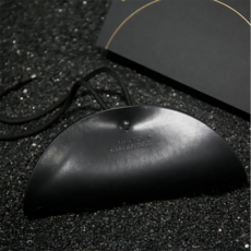 블러쉬 센트부티크 레더 오브제 half moon 사쉐 걸이형 방향제 옷장방향제, 블랙베리앤베이(조말론)타입, 1개, 50g
