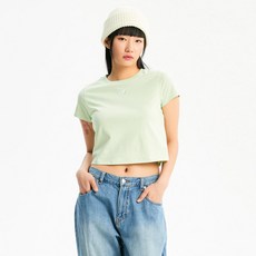 (매장정품) 뉴발란스 WOMEN 에센셜 중앙로고 반팔티(SLIM FIT) 1048727