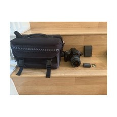 소니 알파 DSLR-A330 10.2MP 디지털 SLR 카메라 - 블랙 (키트용 DTSAM 18-55mm)