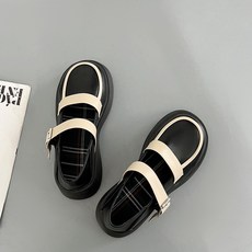 큰 머리 작은 구두 여자