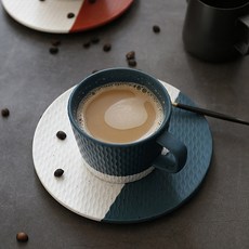 3ebeb1bac5acce16ee4cf05018d2bb0d2e21f700f4bf31f92548048e1367.jpg