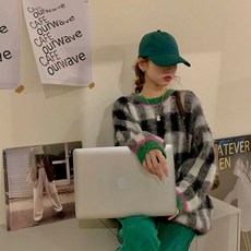 라운드 체크무늬 모헤어 오버핏 박스핏 니트