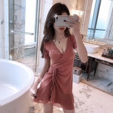 b98cb274495969262904e0b2f7ec91ebdf1cf1abf9ed629a3f2d8bd1d998.jpg