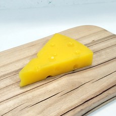 한소픈 에멘탈 치즈 조각 모형 1개/ 베이커리 모조 장식 소품 주방 매장 카페 인테리어 소품