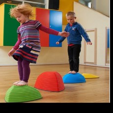 키더스언덕오르기놀이