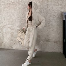 e8052ed17b5c522421fcb7be988797626cec1b8c6cf61dc5706ba3a7cc6e.jpg