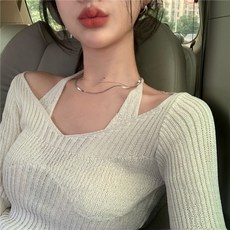 홀가먼트니트 섹시한 목에거는 오프숄더 V넥스웨터 가을 볼륨