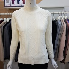 더아이잗 다이아몬드 격자 무늬 밑단 트임 니트 IIAN1PO87