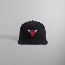 KITH for 47 시카고 불스 히치 스냅백 모자 블랙