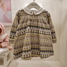 아가방 NC엑스코점 60% 완전강추! 데일리로 편하게 입기 좋은! 깔끔한 카라에 귀여운 자수로 포인트를 준 로사데이쟈가드원피스! 외출복! 등원복! 여아원피스