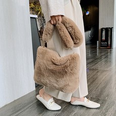 784c5584adac496a7d347e61e2d7ec80772cb9e81f6f56ad8733bd3823f2.jpg