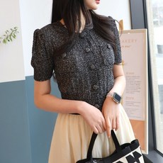 메리앤유 어깨엣지 크롭기장 싸개단추 라운드넥니트