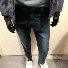 caf698ba103e922ddb6e47012083fc59ee7bcaae1785a1819c15f2125b37.jpg