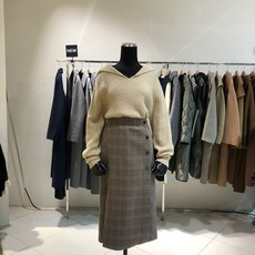 보브 브이넥 세일러 니트