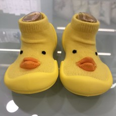 아가방 사계절 양말 신발! 아기발은 편안하고 발도 보호해주는 말랑슈즈! 귀여운 병아리 꼬무신! 병아리 같이 귀여운 우리 아기들에게는 안.성.맞.춤! 꼬무신 노란 병아리
