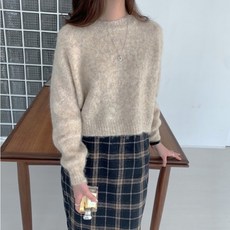 [모어댄베러] 론니 크롭 모헤어 니트