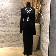 보브 플로렌스 브이넥 배색 니트 원피스