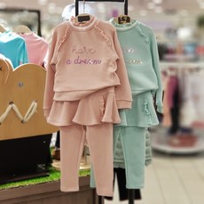 치크 *신상품*SALE!!!편하고 예쁜 데일리룩~~여아 거즈쭈리 맨투맨+치랭스세트