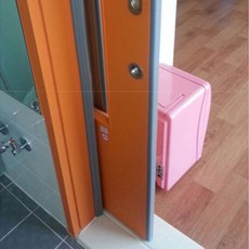 슬라이딩도어손끼임방지