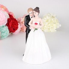 신랑신부피규어