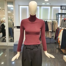 씨씨콜렉트 옆선 배색 터들넥 니트E203KSK109WI