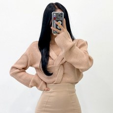 로쥬 루즈핏 세미크롭 가슴꼬임 니트 베이지 그레이 블랙 크롭 오버핏 데일리 꾸안꾸 여리여리