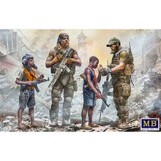 CM35200 1대35 지구의 어느 곳 소년병과 용병, 단품