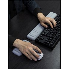 9a80527a106558c9601fb5b6187d8e7fbe971b3317ce00018e8c88c66d9e.jpg