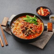 얼큰 버섯 소고기 샤브샤브 칼국수 밀키트 2인분+(추가)겉절이 김치 300g 대구 맛집 캠핑 택배 (볶음밥 재료 포함), 1개