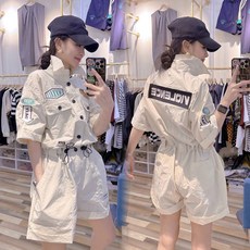 박나래점프슈트