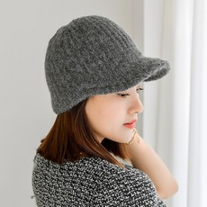 꼬깔털모자