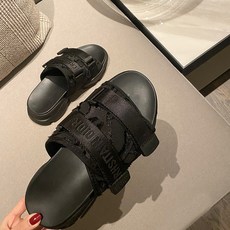 마놀로블라닉웨딩슈즈색