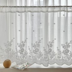 짧은창레이스커튼