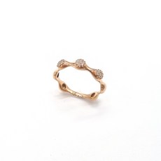 핑크모이사나이트