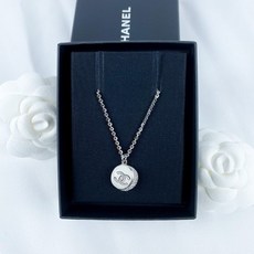 샤넬로고목걸이
