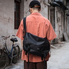 리스본크로스바디앤틱코냑카메라케이스크로스백